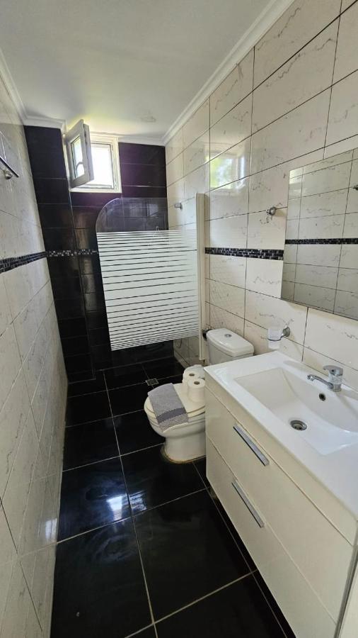Crown Hotel Néa Szkióni Kültér fotó
