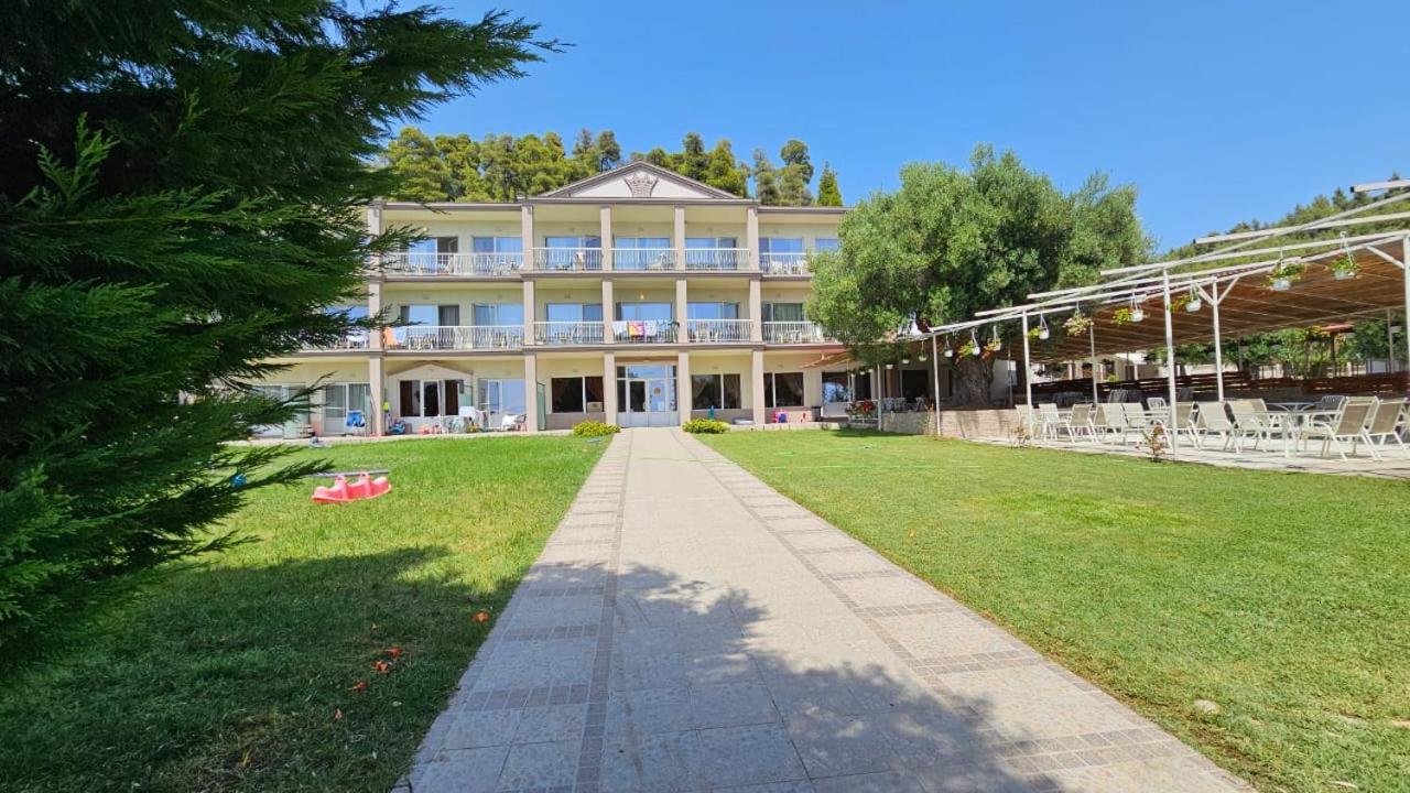 Crown Hotel Néa Szkióni Kültér fotó